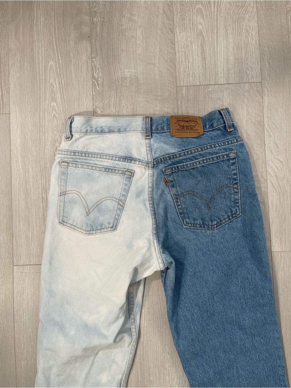 Vintage Levi’s Orange Tab Two-Tone Blue & White Women’s Jeans size 28 fit - Picture 11 of 14